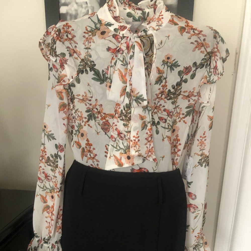Long sleeve blouse, floral print, tie at neck, Ruffle at sleeve and shoulder